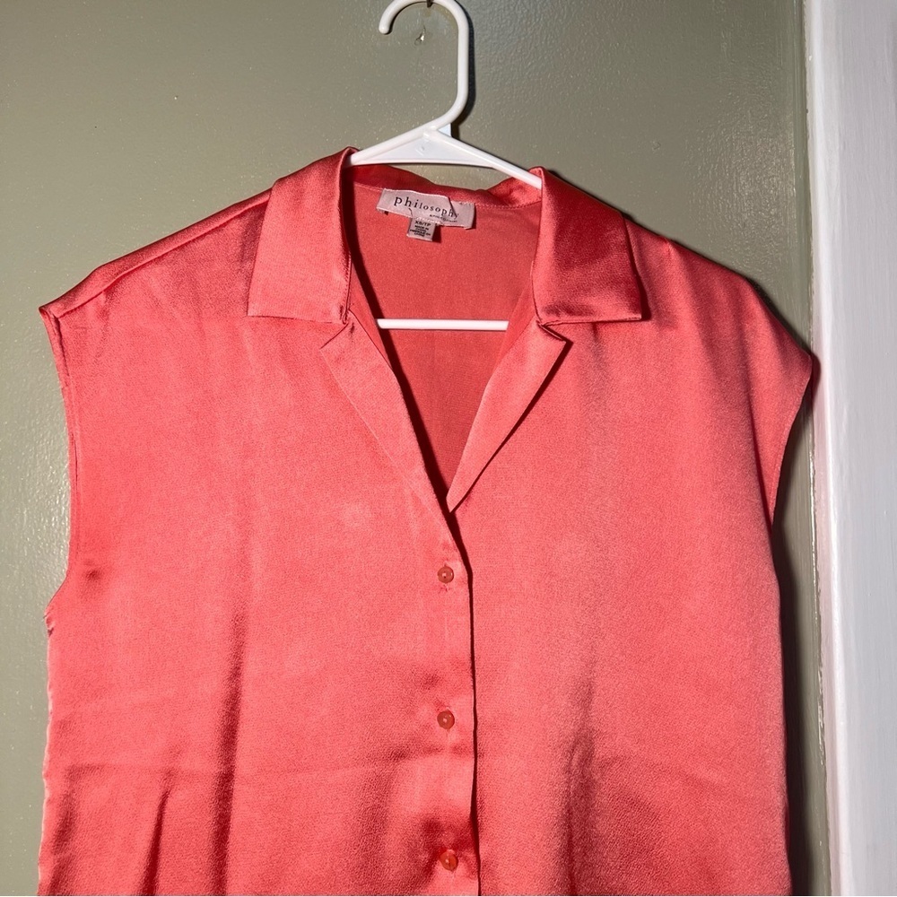 Philosophy Women's Size XS Satin Finish Button Down Blouse Coral Pink Sleeveless - Picture 3 of 9